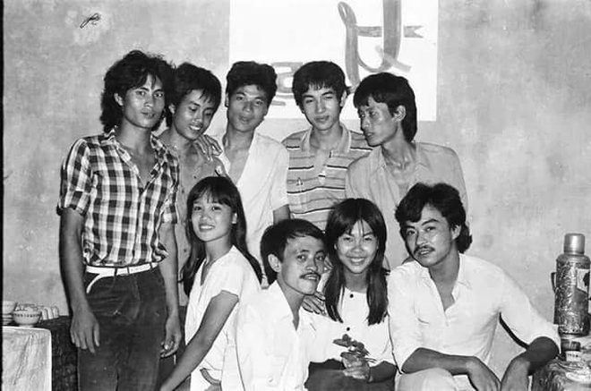 NSƯT chia sẻ ảnh nghệ sĩ Giang Còi thời đi học cùng lớp đại học với nhau NSƯT chia sẻ ảnh nghệ sĩ Giang Còi thời đi học cùng lớp đại học với nhau