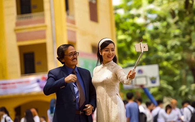 NSƯT chia sẻ ảnh nghệ sĩ Giang Còi thời đi học cùng lớp đại học với nhau NSƯT chia sẻ ảnh nghệ sĩ Giang Còi thời đi học cùng lớp đại học với nhau