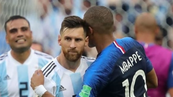 Chuyển nhượng cầu thủ: Chủ tịch Al-Khelaifi tin Mbappe ở lại; Camavinga ưu tiên chọn PSG; Man City giữ chân 3 ngôi sao