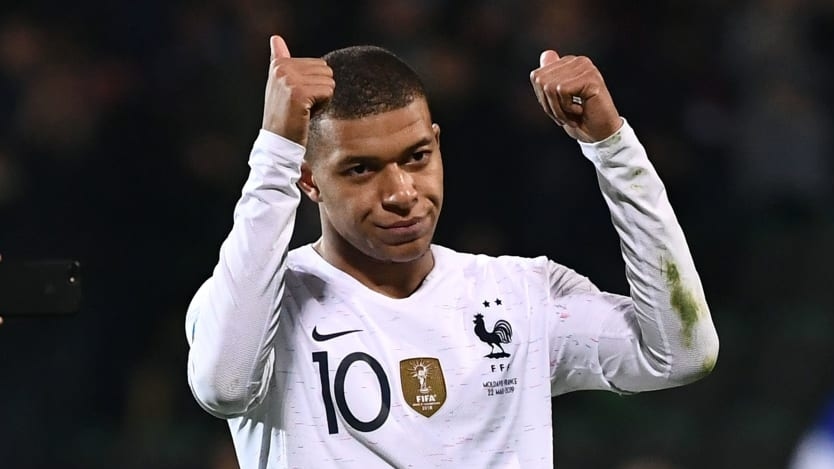 Không giữ được Kylian Mbappe, PSG mở đàm phán với Real Madrid?