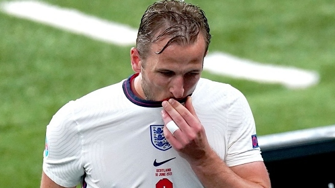 Chuyển nhượng cầu thủ: Ronaldo khó tìm điểm đến; Atletico '1.000 lần không bán' Kieran Trippier; Harry Kane tha thiết gia nhập Man City