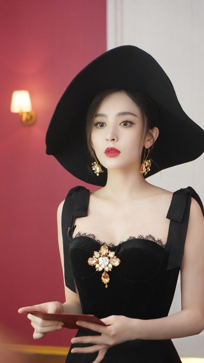 Cổ lực Na Trát - nhan sắc, thần thái chuẩn mỹ nhân thời xưa