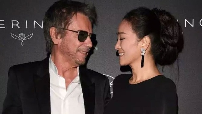 Bất chấp thời gian, diễn viên Củng Lợi tái xuất ấn tượng, quyến rũ ở tuổi U60