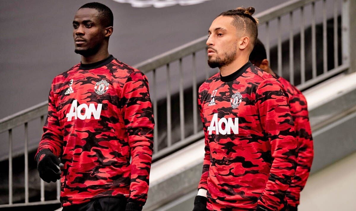 Chuyển nhượng cầu thủ Man Utd ngày 3/8: Sevilla mua Bailly và Alex Telles;