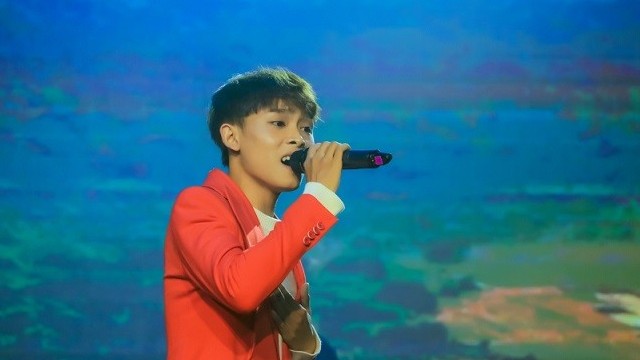 Hồ Văn Cường ngày càng trưởng thành từ giọng hát đến phong cách biểu diễn