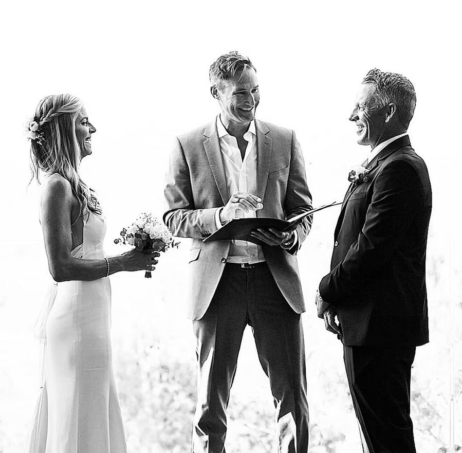 Lance Armstrong và bạn gái rạng rỡ trong đám cưới tại Pháp