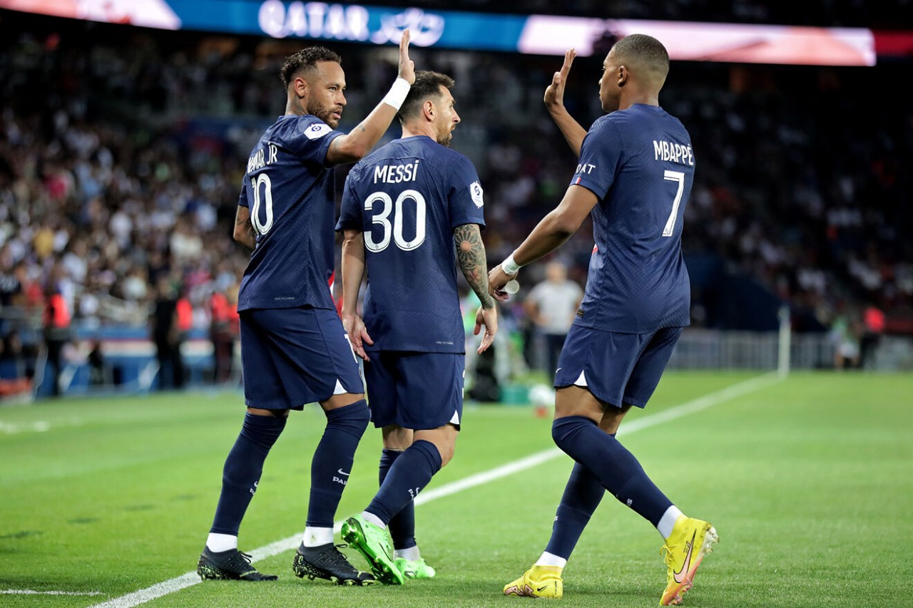 Chuyển nhượng cầu thủ ngày 16/8: PSG không dễ bán Neymar;