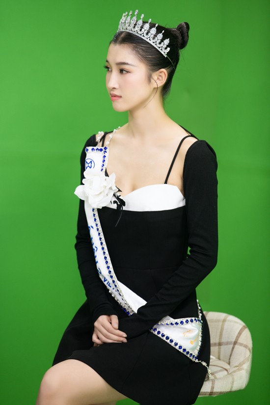 Vẻ đẹp trong sáng và dịu dàng của Á hậu Phương Nhi