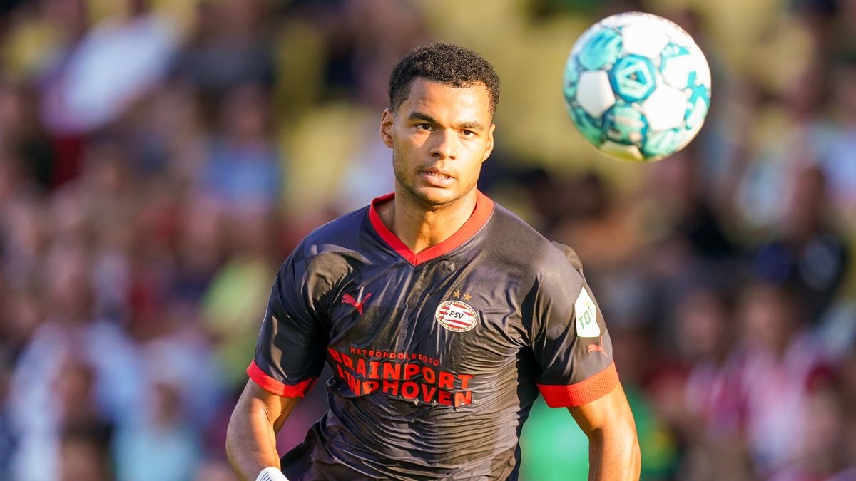 Chuyển nhượng cầu thủ Man Utd ngày 23/8: Nỗ lực ký De Jong; Barca từ chối bán Antony;