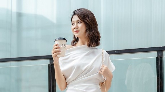 Chồng cũ, vợ cũ, người yêu cũ: Diễn viên vai Mai Anh gợi ý mặc đẹp với trang phục nữ tính