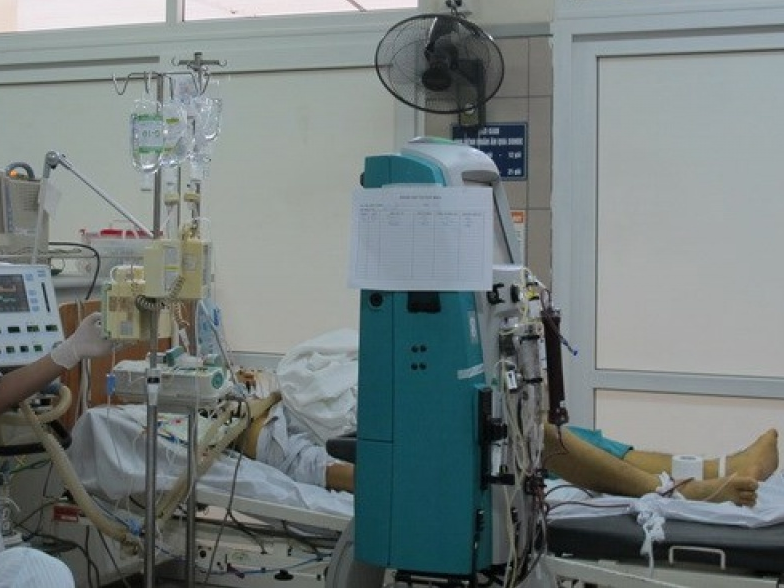 Dùng paracetamol quá liều, nam thanh niên nguy kịch