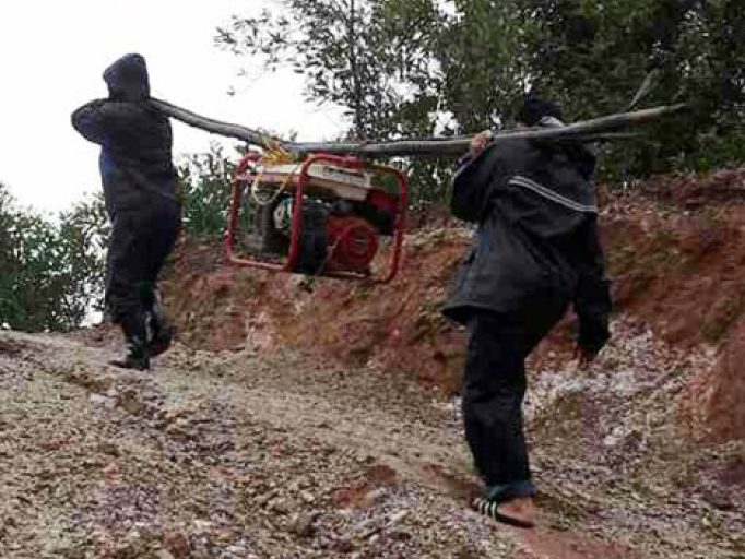 Nhà mạng ráo riết bảo đảm thông tin liên lạc trước cơn bão số 10