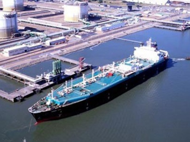 Hàn Quốc đóng tàu dùng khí tự nhiên hóa lỏng lớn nhất thế giới