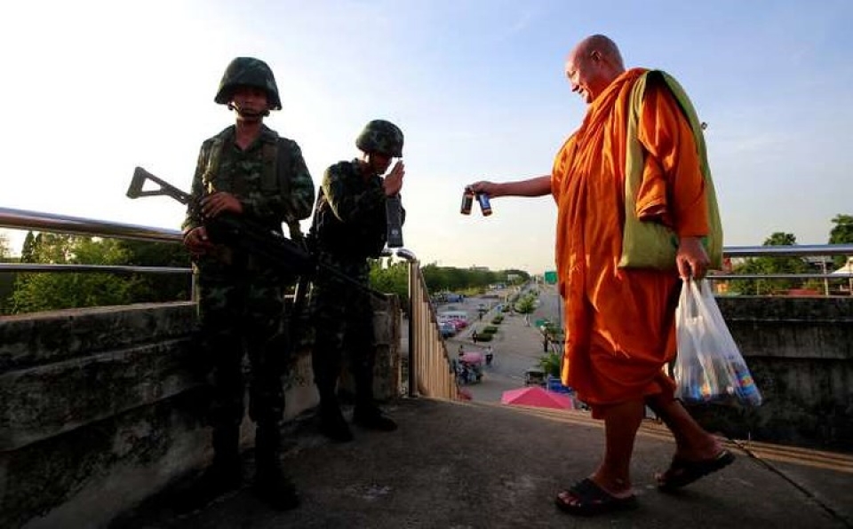 nhung hinh anh am ap chung minh long tot co o khap moi noi