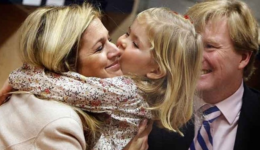 Hình ảnh đáng yêu của các hoàng tử và công chúa trong ngày đầu đi học