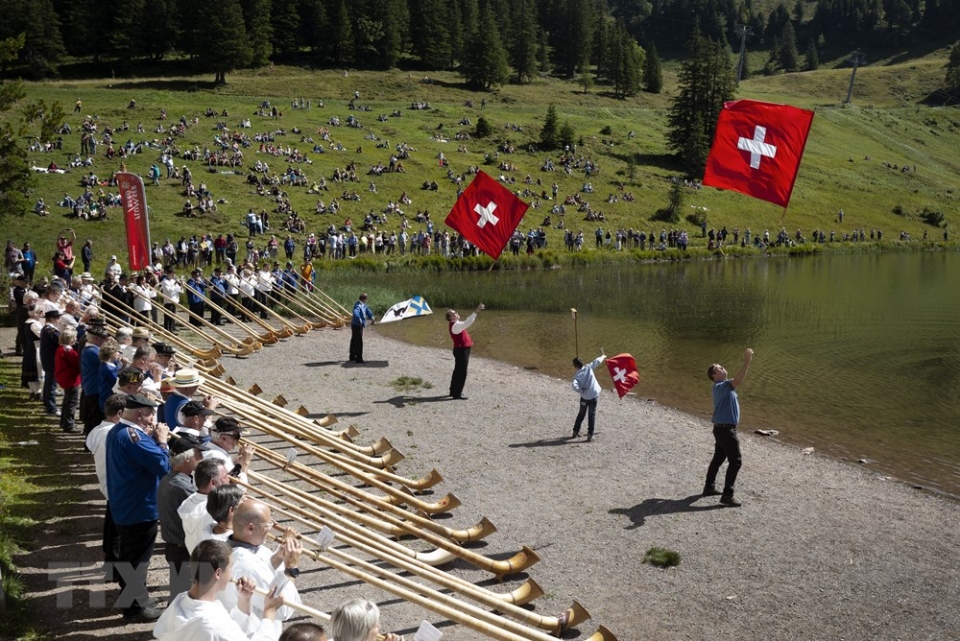 thuy sy hinh anh doc dao le hoi ken sung quoc te to chuc