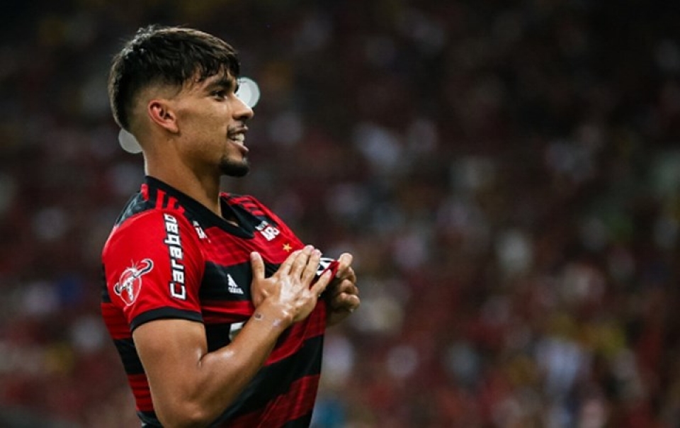 lucas paqueta tai nang 17 tuoi duoc mu theo duoi co gi dac biet
