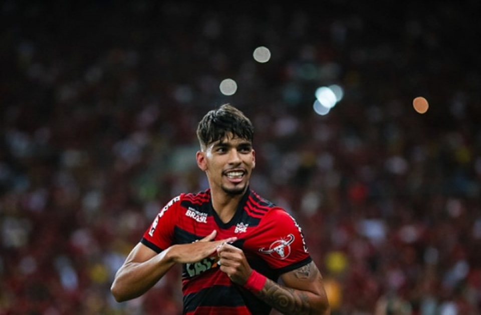 lucas paqueta tai nang 17 tuoi duoc mu theo duoi co gi dac biet