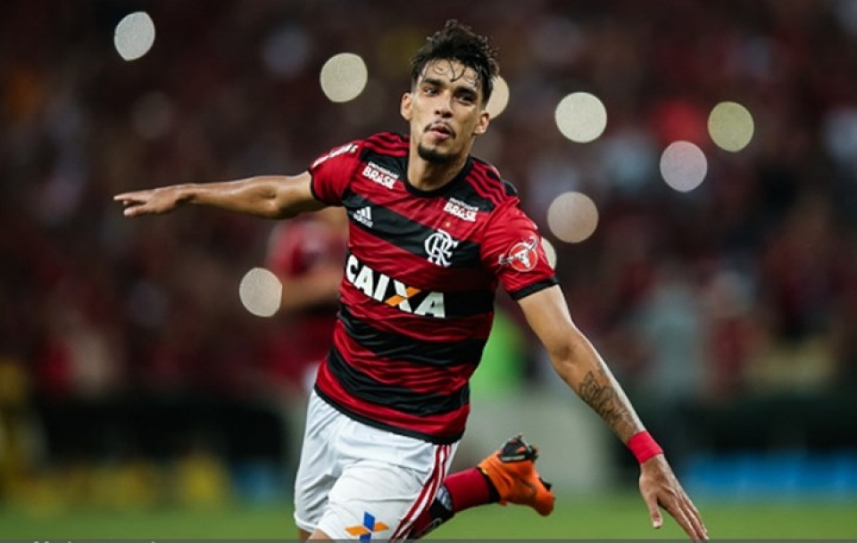 lucas paqueta tai nang 17 tuoi duoc mu theo duoi co gi dac biet
