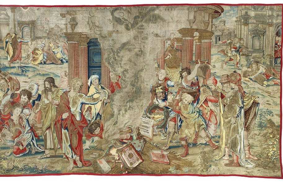 Tìm thấy tấm thảm thêu bằng chỉ vàng và bạc sau gần 250 năm biến mất