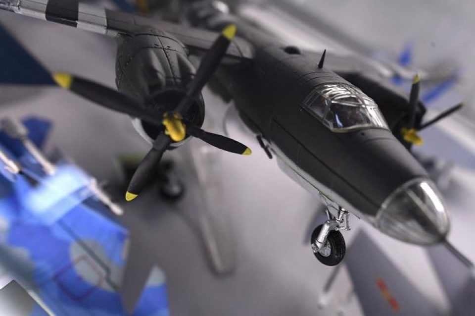 kham pha bo suu tap mo hinh may bay khung nhat the gioi