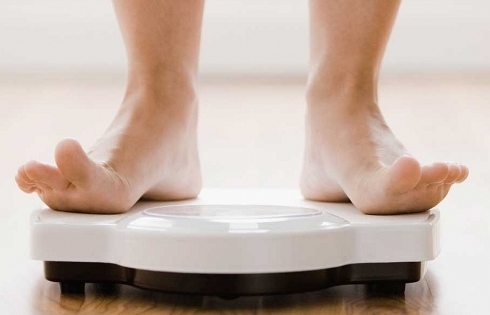 Lý giải vì sao con người tăng cân theo tuổi tác