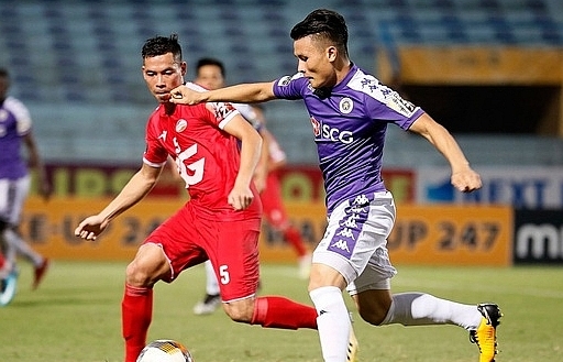 Ghi cú đúp ấn tượng, Quang Hải cảm động khi CĐV Hà Nội cổ vũ phía ngoài sân