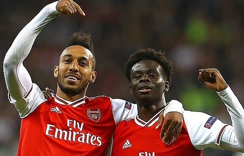 Arsenal thắng đậm Frankfurt, MU nhọc nhằn vượt qua 'tí hon' trên sân nhà