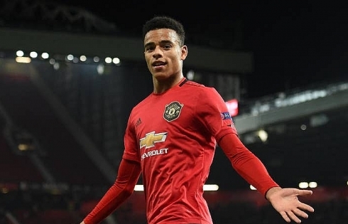 'Người hùng' 17 tuổi đi vào lịch sử MU