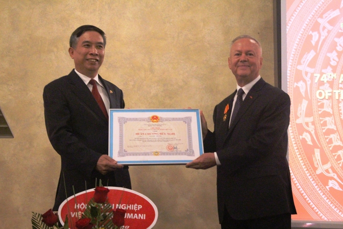 ky niem 74 nam quoc khanh nuoc chxhcn viet nam tai romania