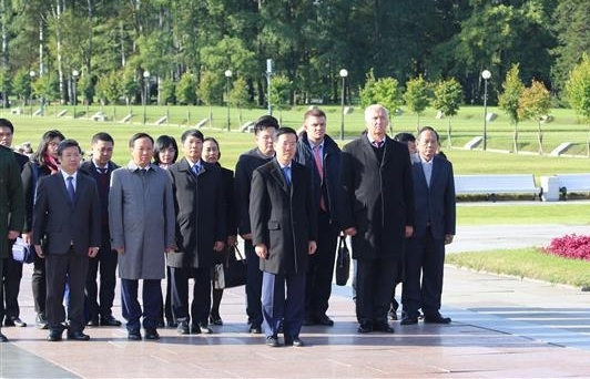 Trưởng Ban Tuyên giáo Trung ương Võ Văn Thưởng làm việc với lãnh đạo các chính đảng tại Nga