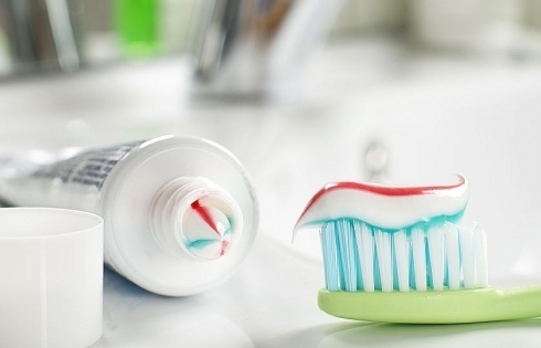 Tại sao nhiều khách sạn cao cấp không có kem và bàn chải đánh răng?