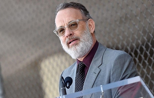 Tom Hanks nhận giải thưởng Thành tựu trọn đời tại Quả cầu vàng 2020 tom hanks nhan giai thuong thanh tuu tron doi tai qua cau vang 2020