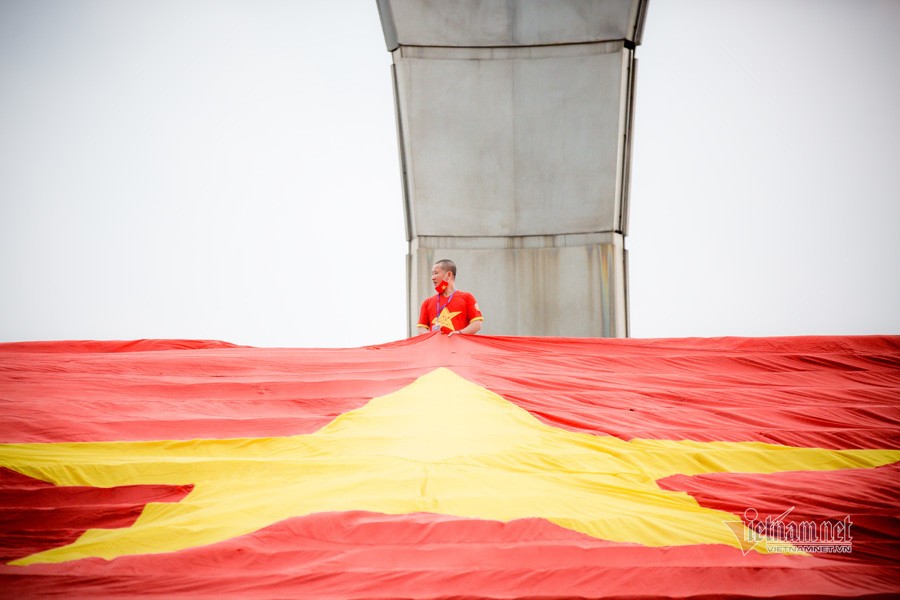 Việt Nam vs Australia: CĐV Việt Nam làm điều đặc biệt trên sân Mỹ Đình mặc dù không được vào cổ vũ đội tuyển Việt Nam vs Australia: CĐV Việt Nam làm điều đặc biệt trên sân Mỹ Đình mặc dù không được vào cổ vũ đội tuyển