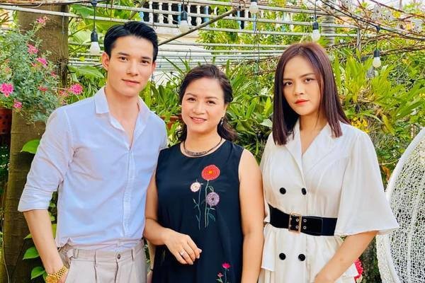 Hậu trường cười nghiêng ngả của dàn diễn viên phim Hương vị tình thân