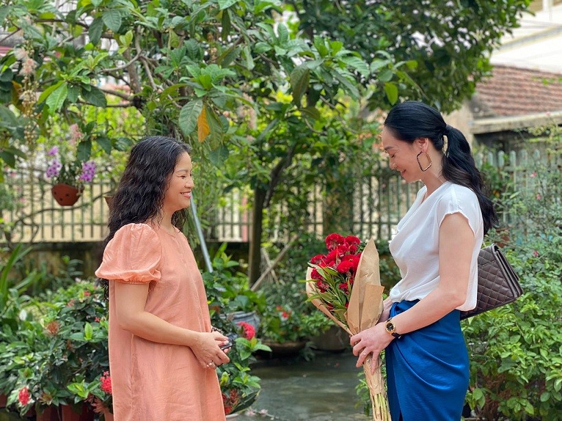 Hậu trường cười nghiêng ngả của dàn diễn viên phim Hương vị tình thân