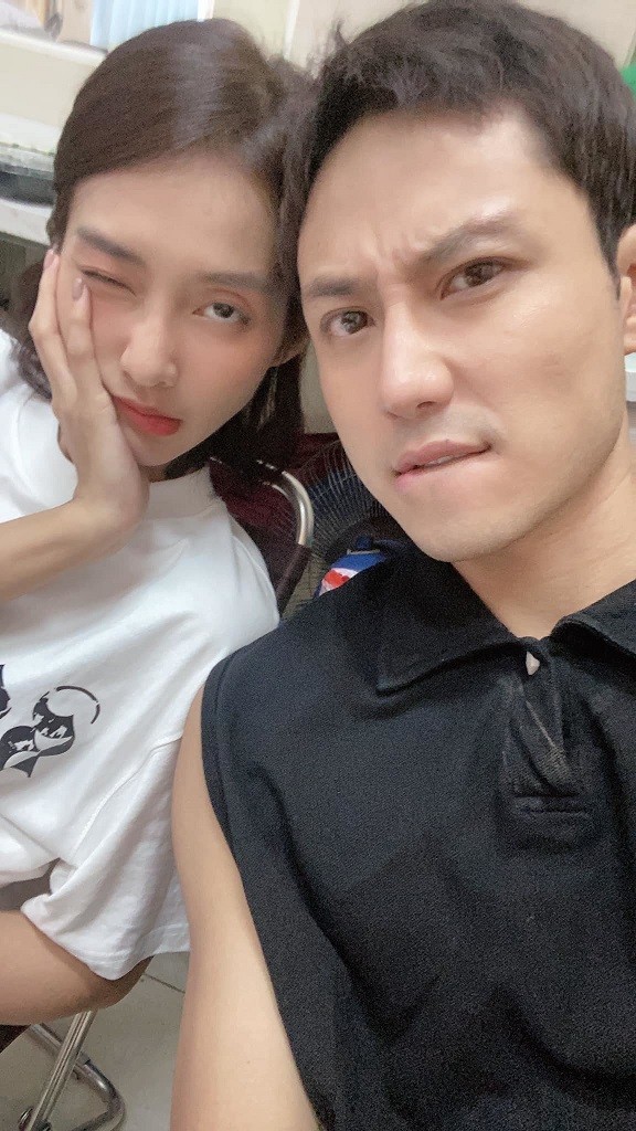 11 tháng 5 ngày: Khả Nhi - Thanh Sơn đẹp đôi từ trong phim đến ngoài đời