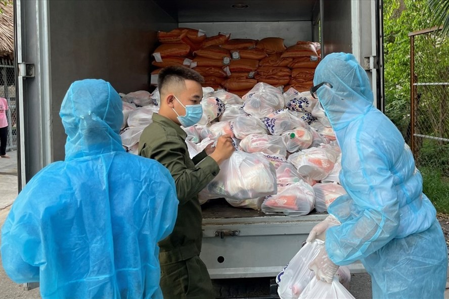 Covid-19: Bệnh viện Đa khoa tỉnh Bình Dương ngừng nhận bệnh nhân ngoại trú; Hà Nam lập Bệnh viện dã chiến số 1 Covid-19: Bệnh viện Đa khoa tỉnh Bình Dương ngừng nhận bệnh nhân ngoại trú; Hà Nam lập Bệnh viện dã chiến số 1