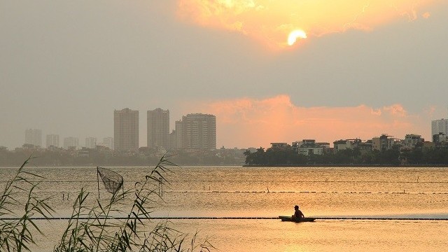 Hà Nội đẹp nao lòng khi sang Thu nhưng vắng lặng giữa mùa dịch Covid-19