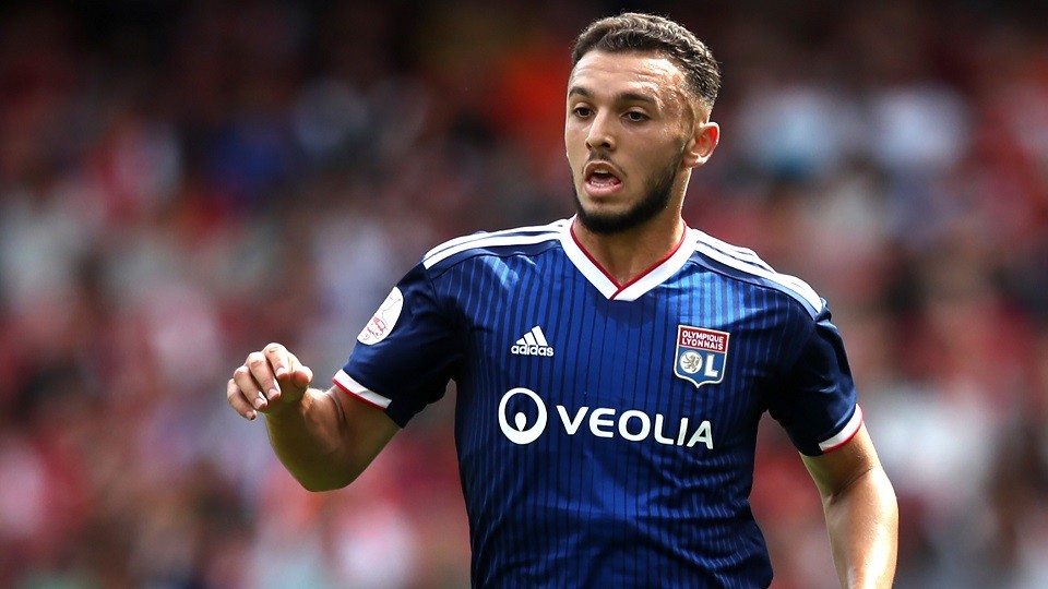 Chuyển nhượng cầu thủ Ngoại hạng Anh: West Ham đàm phán Ramsey; MU xem xét bỏ mục tiêu Declan Rice; Chuyển nhượng cầu thủ Ngoại hạng Anh: West Ham đàm phán Ramsey; MU xem xét bỏ mục tiêu Declan Rice;