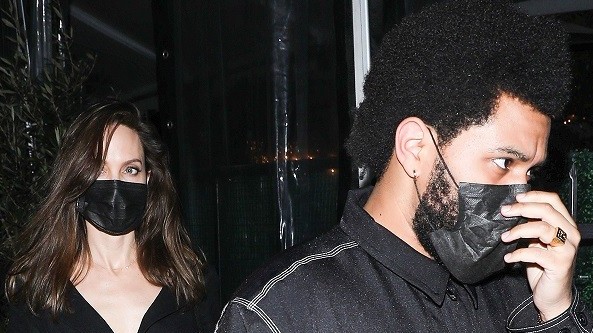 Angelina Jolie ăn tối với ca sĩ kém 15 tuổi, liệu có phải họ đang hẹn hò?