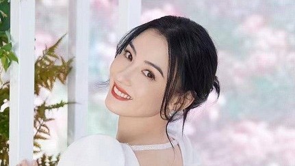 Nhan sắc ngọt ngào của mẹ đơn thân nuôi 3 con Trương Bá Chi