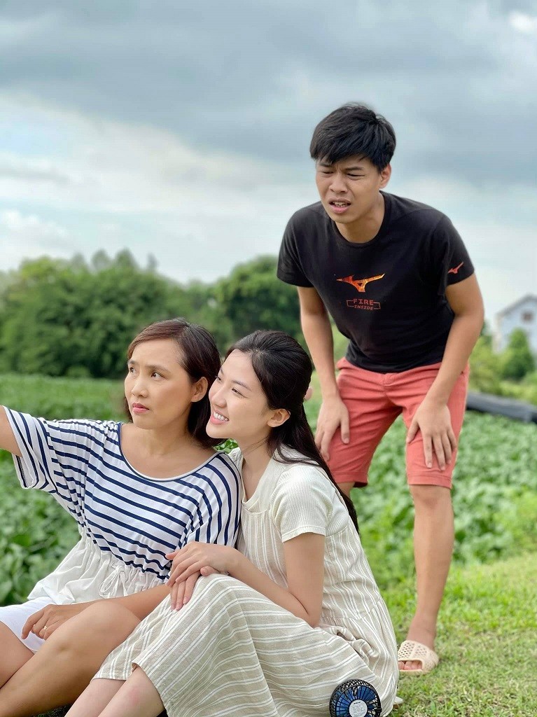 Hậu trường thân thiết, đầm ấm của dàn diễn viên '11 tháng 5 ngày', Bích Ngọc sẽ xuất hiện Hậu trường thân thiết, đầm ấm của dàn diễn viên '11 tháng 5 ngày', Bích Ngọc sẽ xuất hiện