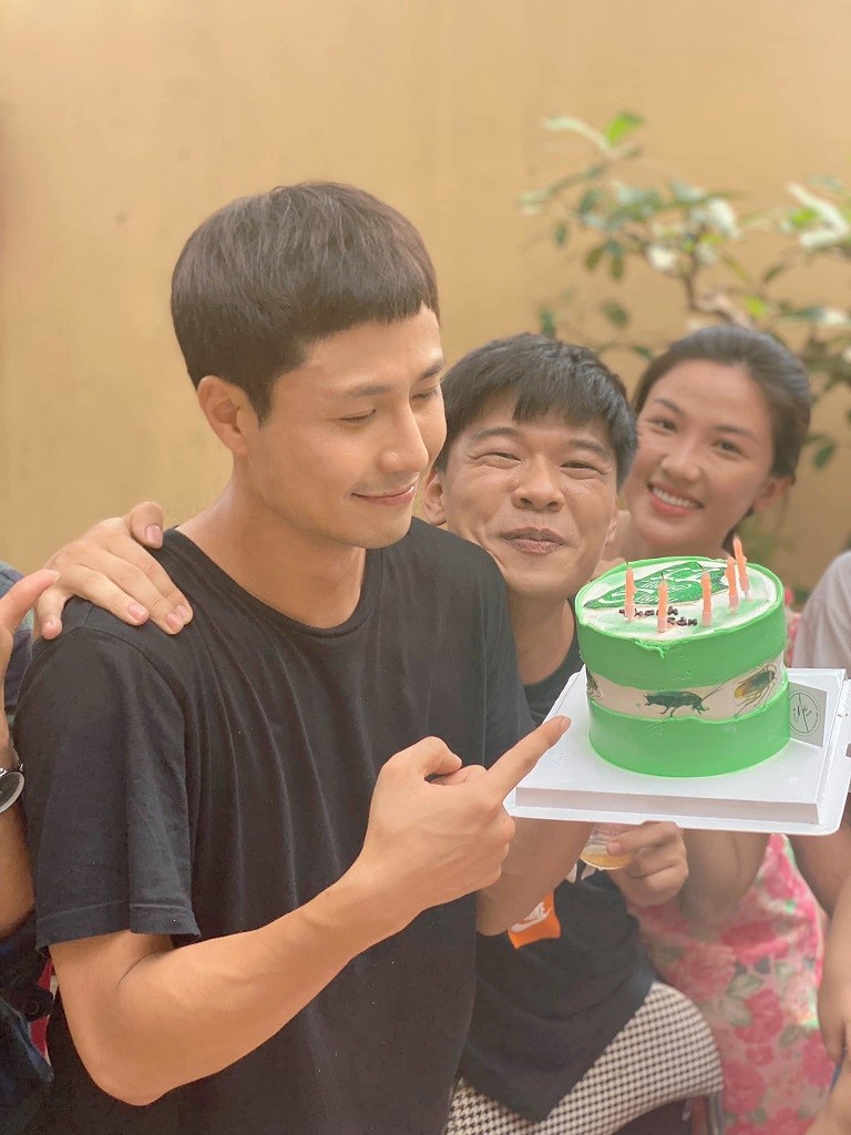 Hậu trường thân thiết, đầm ấm của dàn diễn viên '11 tháng 5 ngày', Bích Ngọc sẽ xuất hiện Hậu trường thân thiết, đầm ấm của dàn diễn viên '11 tháng 5 ngày', Bích Ngọc sẽ xuất hiện