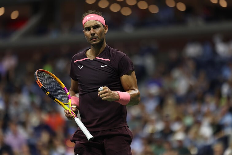 Rafael Nadal tạm thời là tay vợt số 1 thế giới trên bảng xếp hạng của ATP Rafael Nadal tạm thời là tay vợt số 1 thế giới trên bảng xếp hạng của ATP