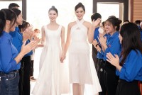 Hoa hậu Đỗ Thị Hà và Á hậu Phương Nhi rạng rỡ dự sự kiện tại quê nhà