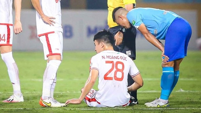 Hoàng Đức lỡ hẹn tập trung với tuyển Việt Nam trước giải giao hữu quốc tế