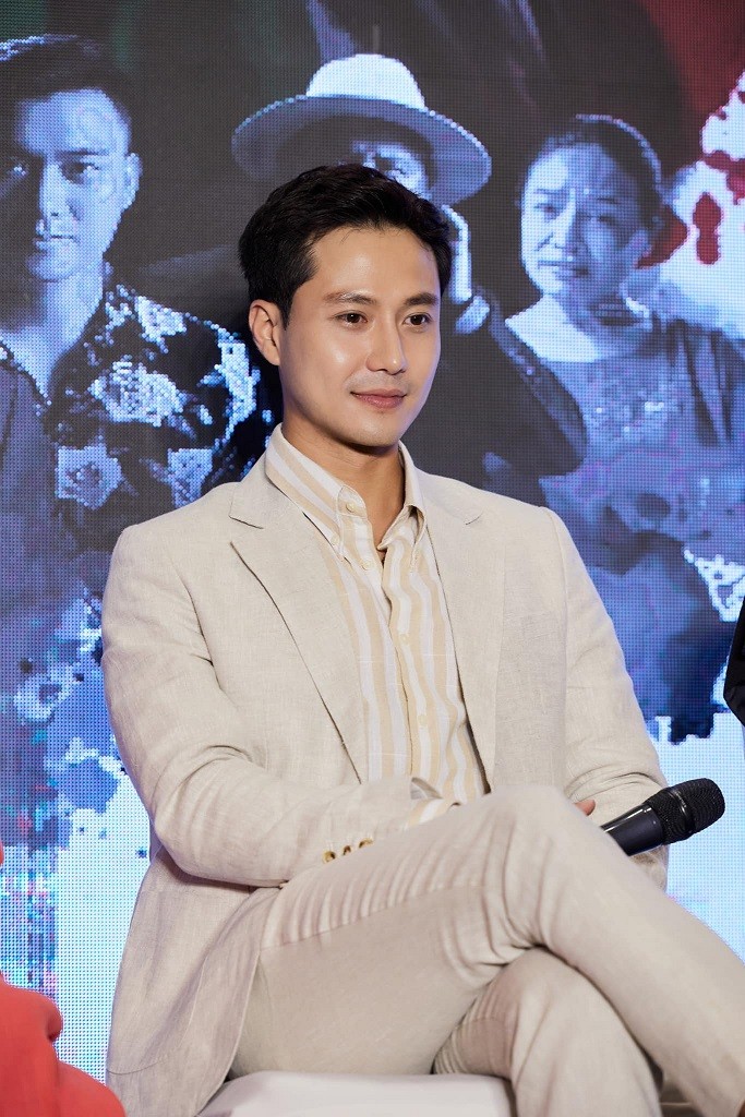 Thanh Sơn vừa giành giải Nam diễn viên truyền hình xuất sắc nhất tại giải Cánh diều 2021 nhờ vai Đăng trong '11 tháng 5 ngày'. Cũng bộ phim này cùng vai Vũ trong 'Đấu trí' đã đưa Thanh Sơn vào danh sách đề cử Nam diễn viên ấn tượng tại VTV Awards năm nay. Thanh Sơn vừa giành giải Nam diễn viên truyền hình xuất sắc nhất tại giải Cánh diều 2021 nhờ vai Đăng trong '11 tháng 5 ngày'. Cũng bộ phim này cùng vai Vũ trong 'Đấu trí' đã đưa Thanh Sơn vào danh sách đề cử Nam diễn viên ấn tượng tại VTV Awards năm nay.