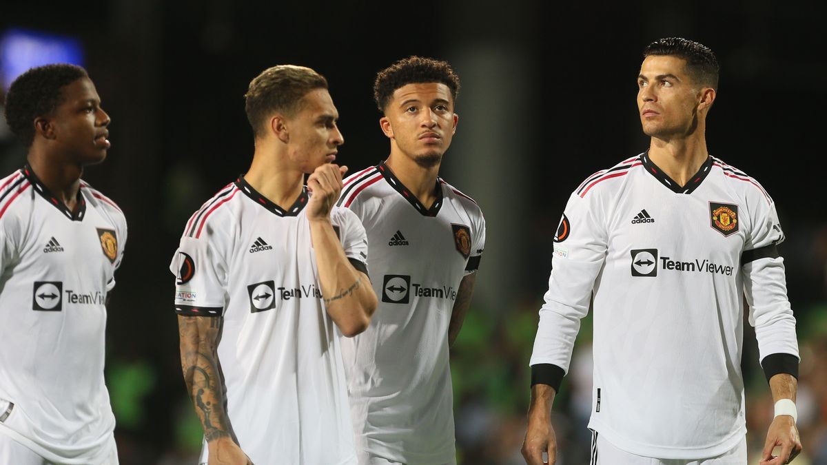 Mười hai cầu thủ, thành viên Man Utd ngô độc thực phẩm không nghiêm trọng? Mười hai cầu thủ, thành viên Man Utd ngô độc thực phẩm không nghiêm trọng?