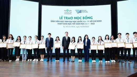 NovaGroup trao học bổng cho sinh viên, học sinh vượt khó học tốt của Đại học Quốc gia TP. Hồ Chí Minh
